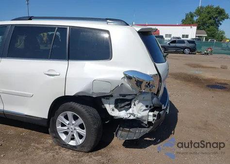 2012 Toyota Highlander Se V6 z USA, uszkodzony, nr VIN 5TDBK3EHXCS118948